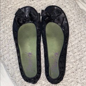 Black Shiny Flats